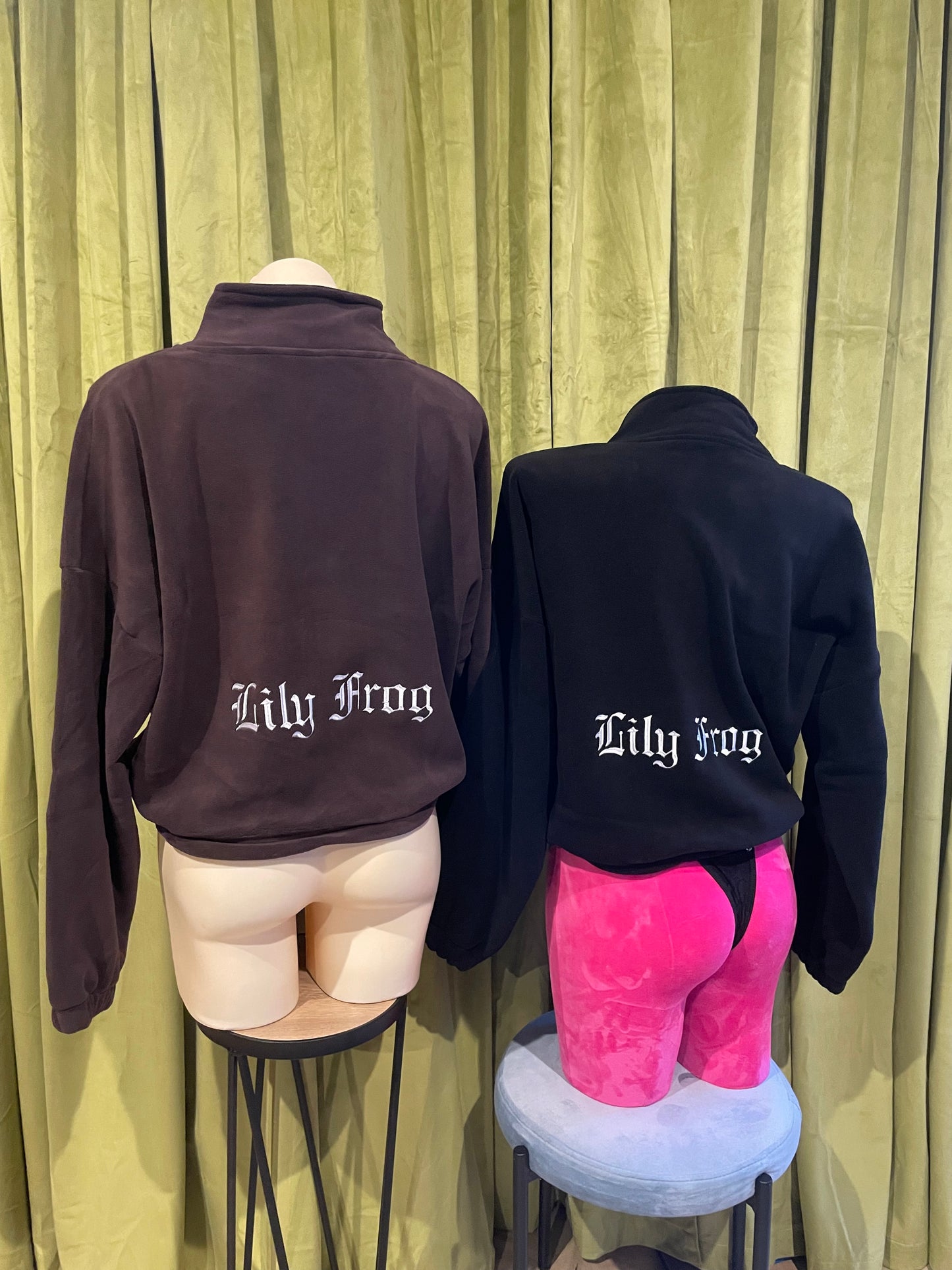 Embroidery fleece jumper Brown