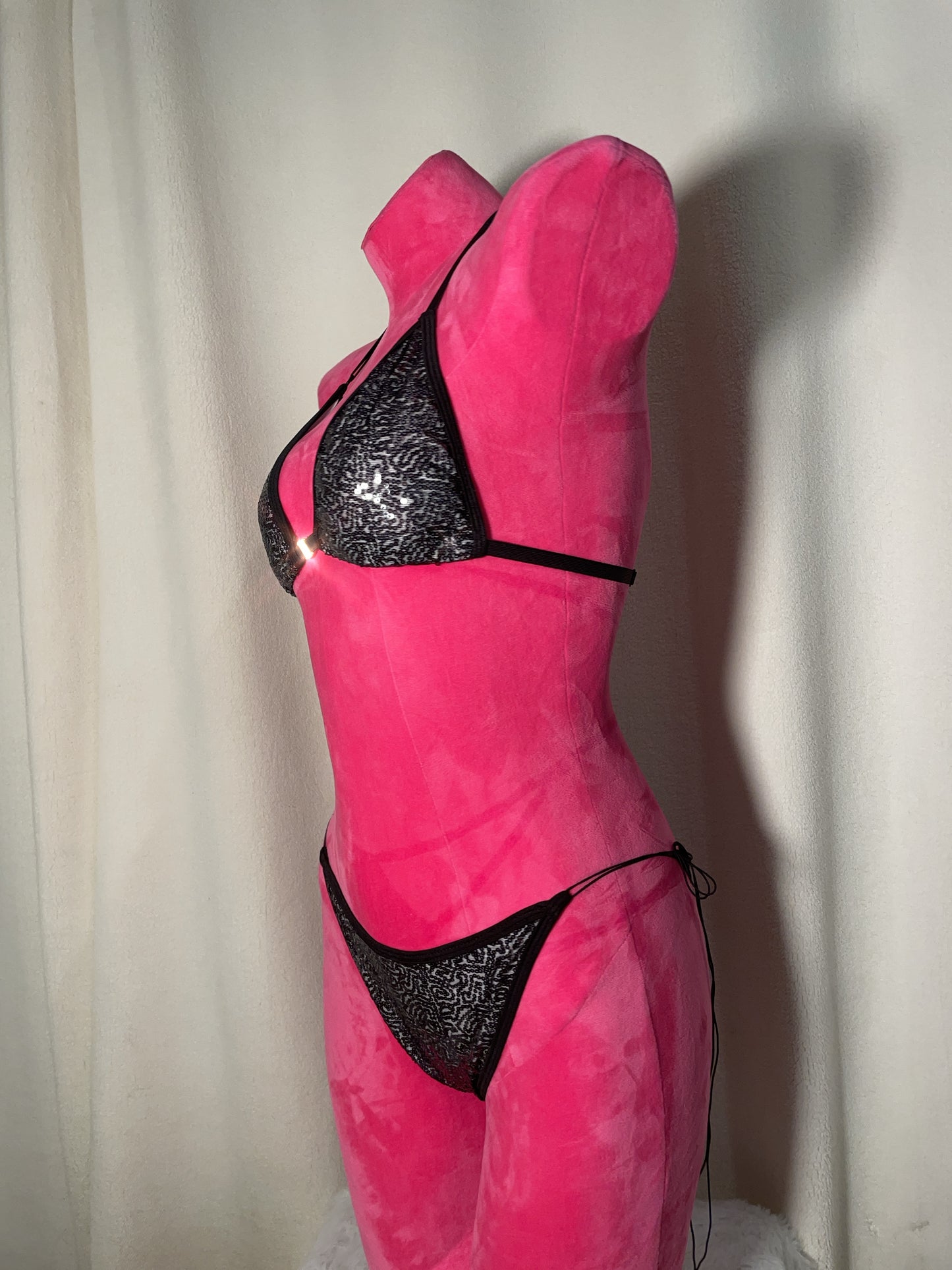 Sequin bikini scrunch bottom - black