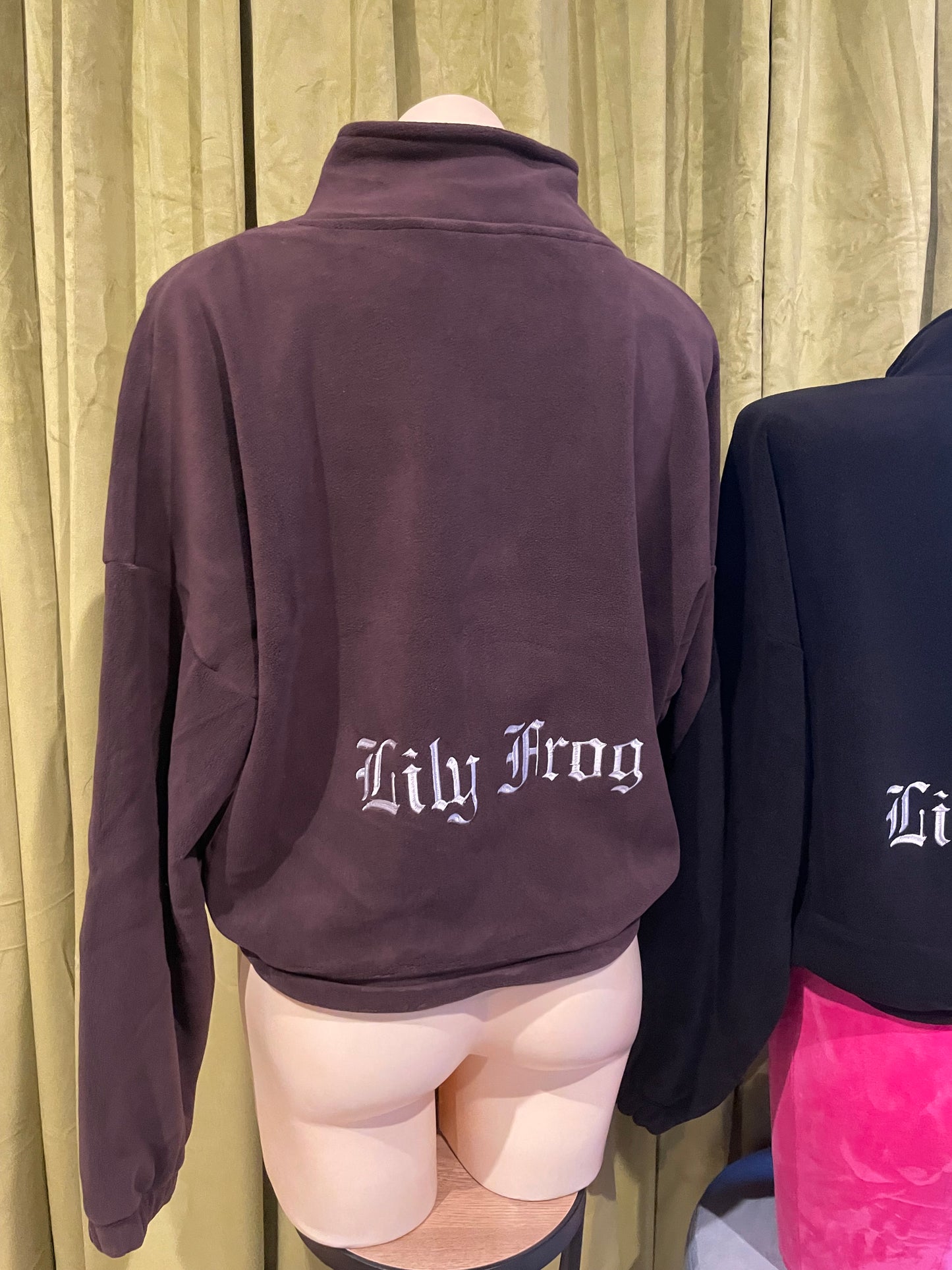 Embroidery fleece jumper Brown