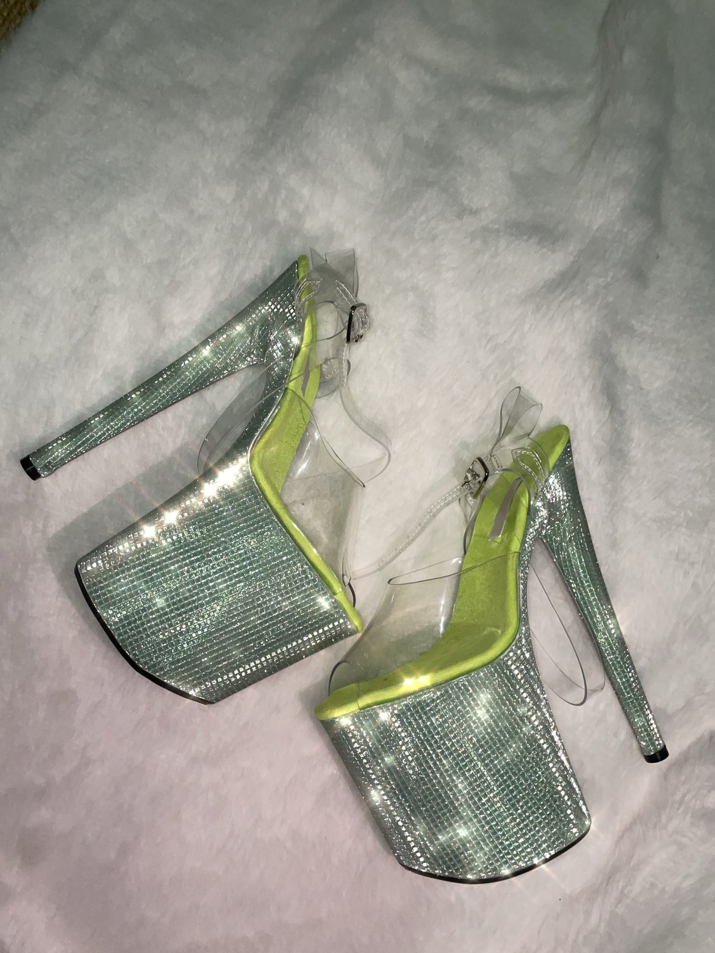 Green Diamond print sandal with cross ankle straps